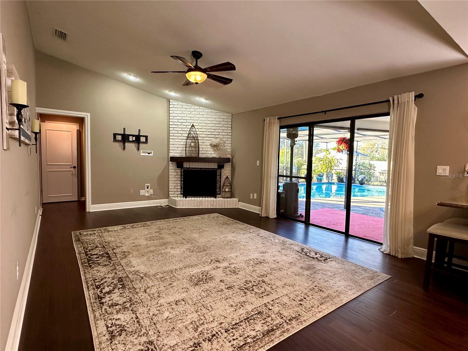 LINDEN ESTATES - Residential