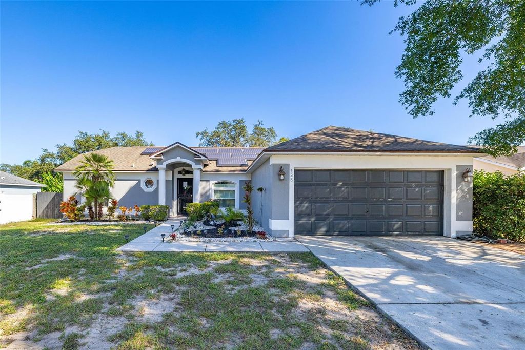 Photo of 428 Bent Oak Loop, Davenport, FL 33837 (MLS # S5136102)