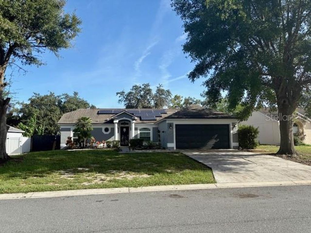 Photo of 428 Bent Oak Loop, Davenport, FL 33837 (MLS # S5136102)
