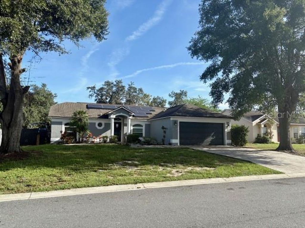 Photo of 428 Bent Oak Loop, Davenport, FL 33837 (MLS # S5136102)