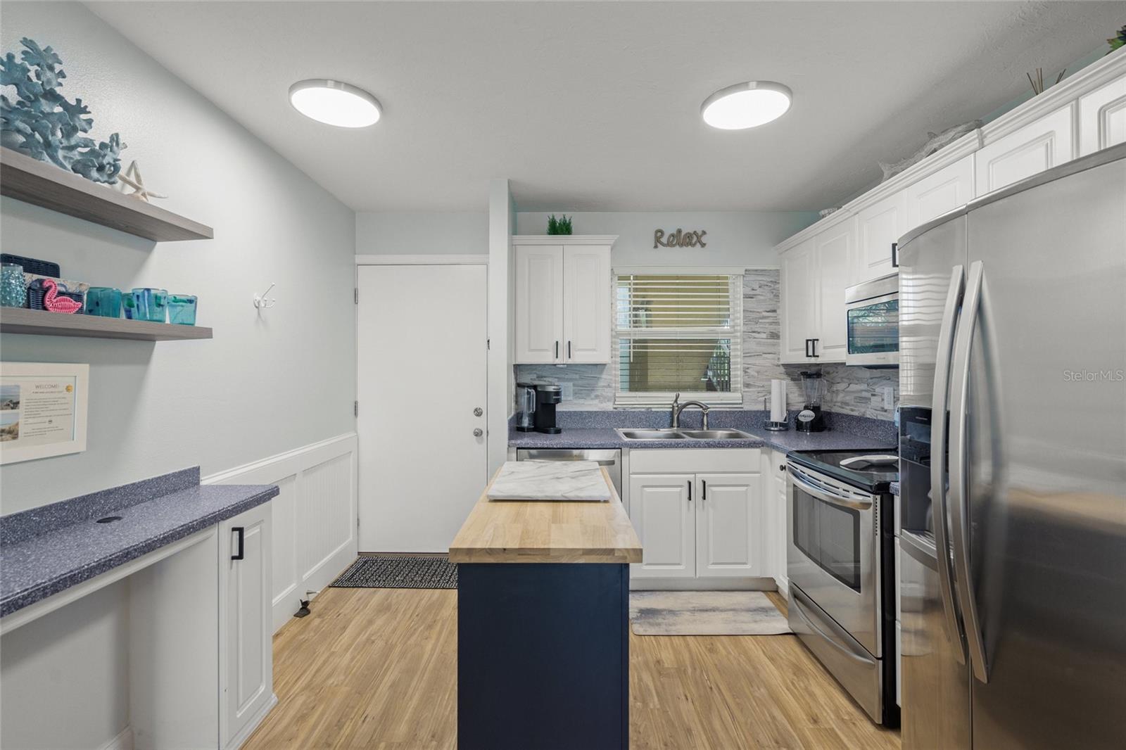 915 BEACH ROAD 215