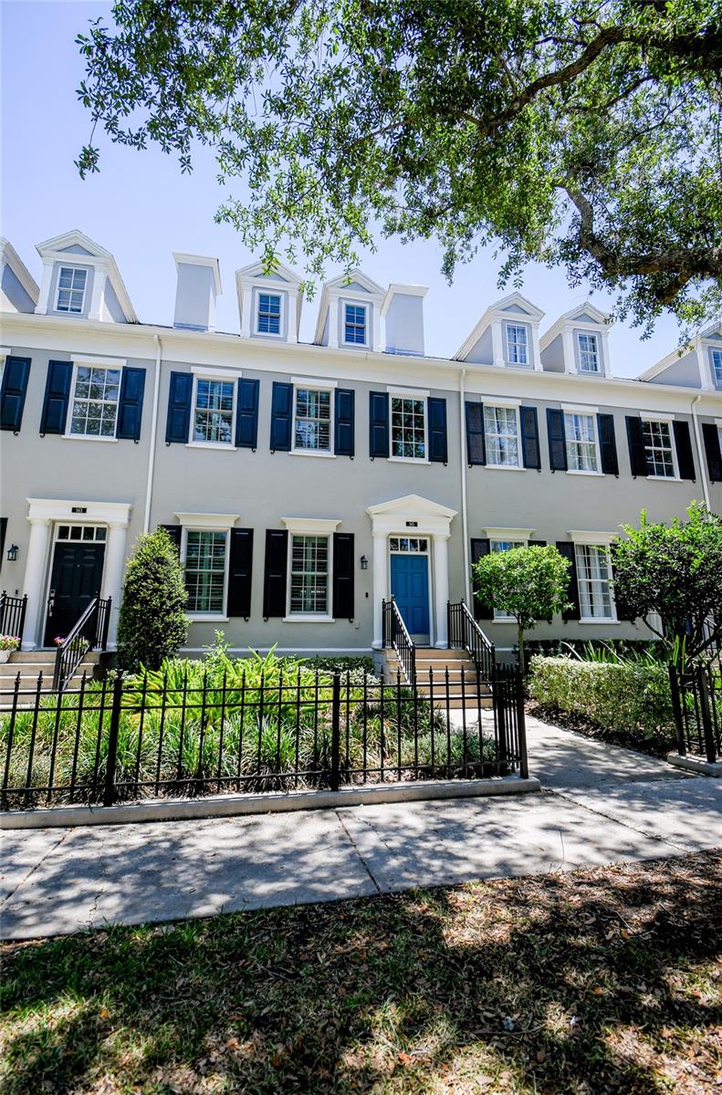 565 CAMPUS STREET