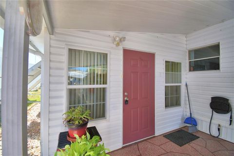 A home in WINTER HAVEN