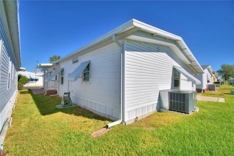 A home in WINTER HAVEN