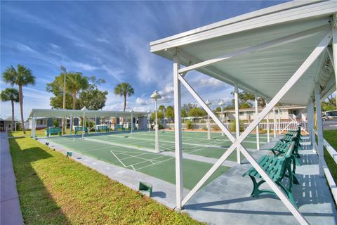 A home in WINTER HAVEN