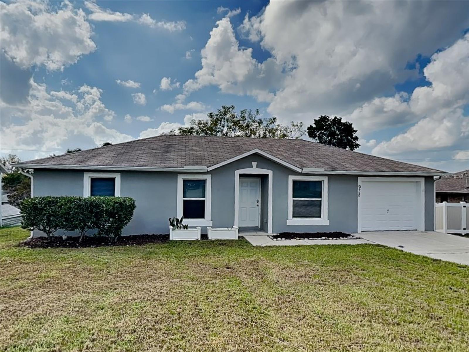 DELTONA LAKES UN 66 - Residential Lease
