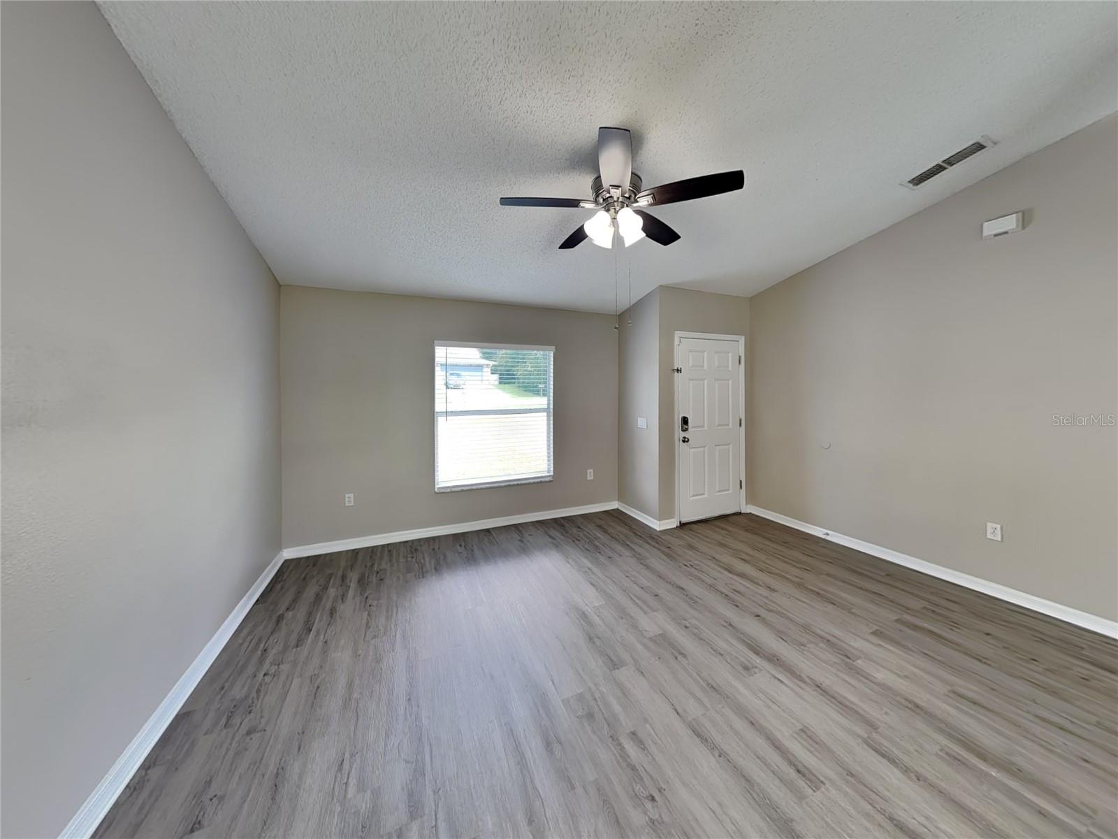DELTONA LAKES UN 66 - Residential Lease
