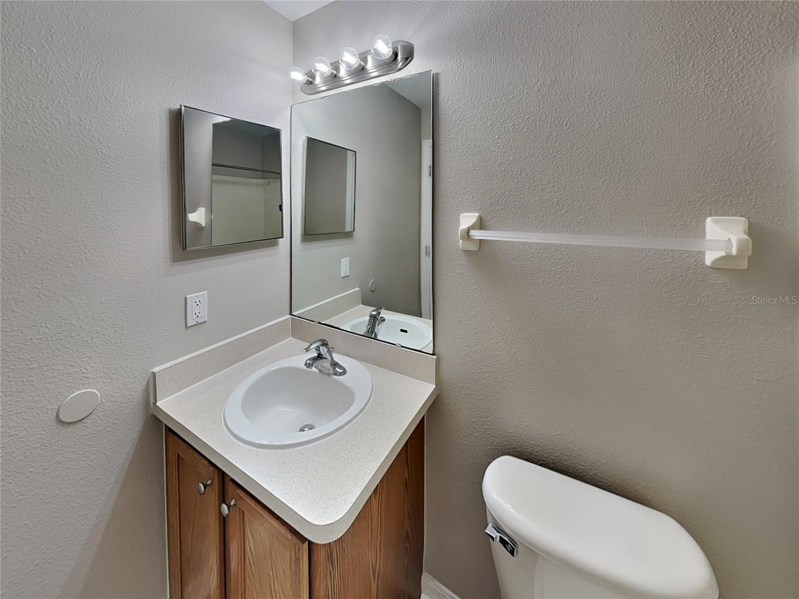 DELTONA LAKES UN 66 - Residential Lease