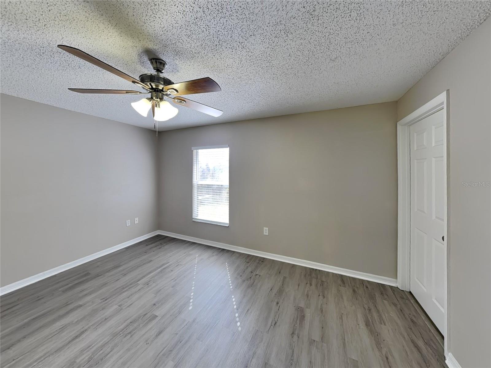 DELTONA LAKES UN 66 - Residential Lease