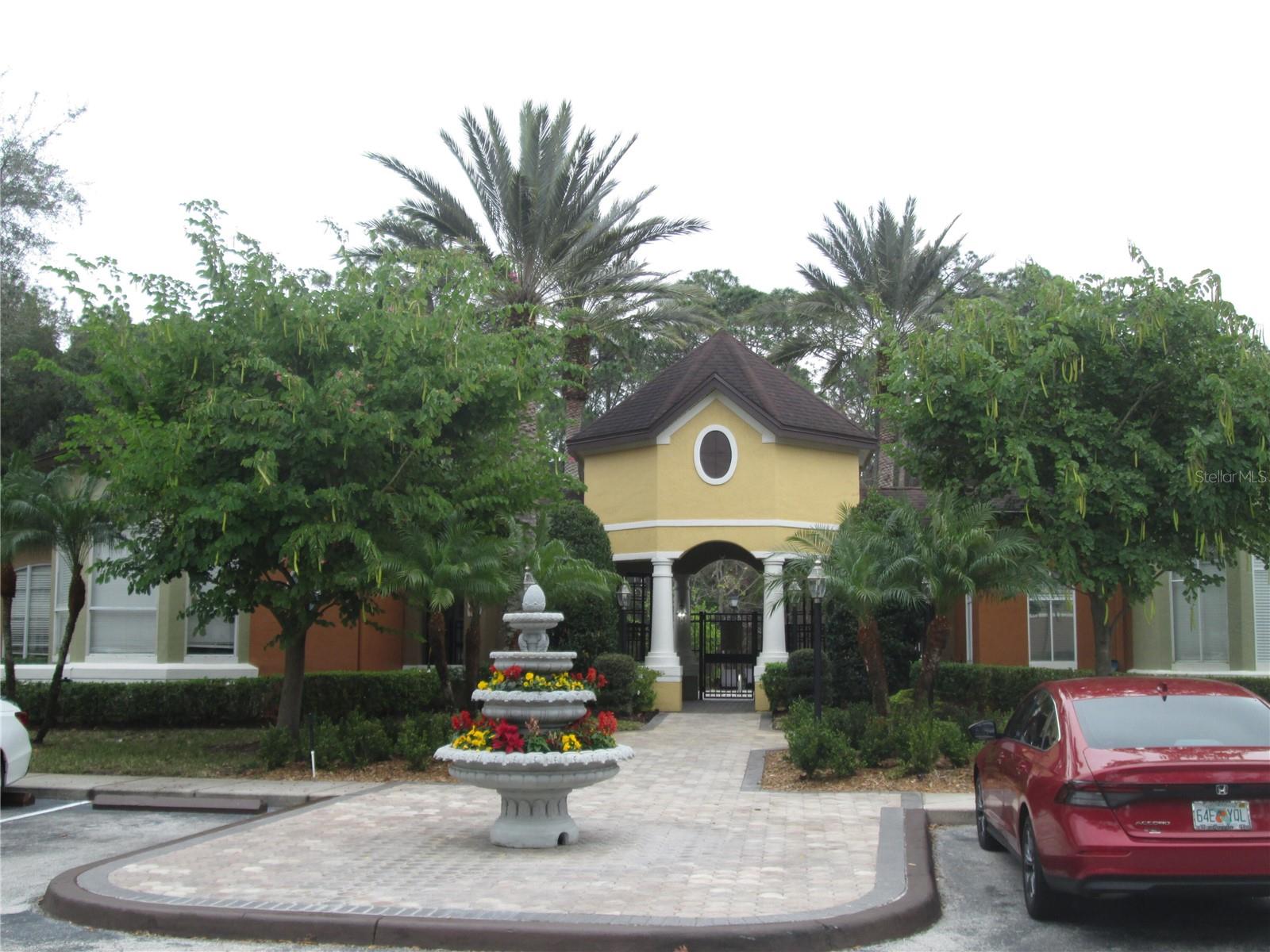 CREST/WATERFORD LAKES - Residential