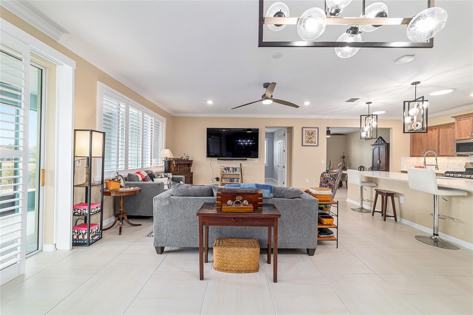 ON TOP OF THE WORLD - Residential