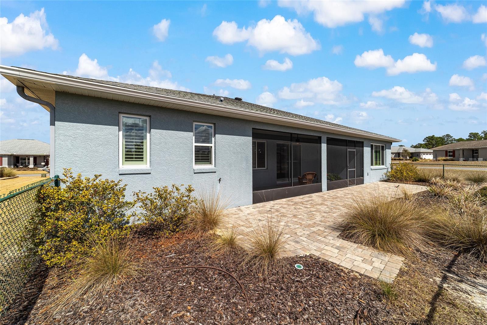 ON TOP OF THE WORLD - Residential