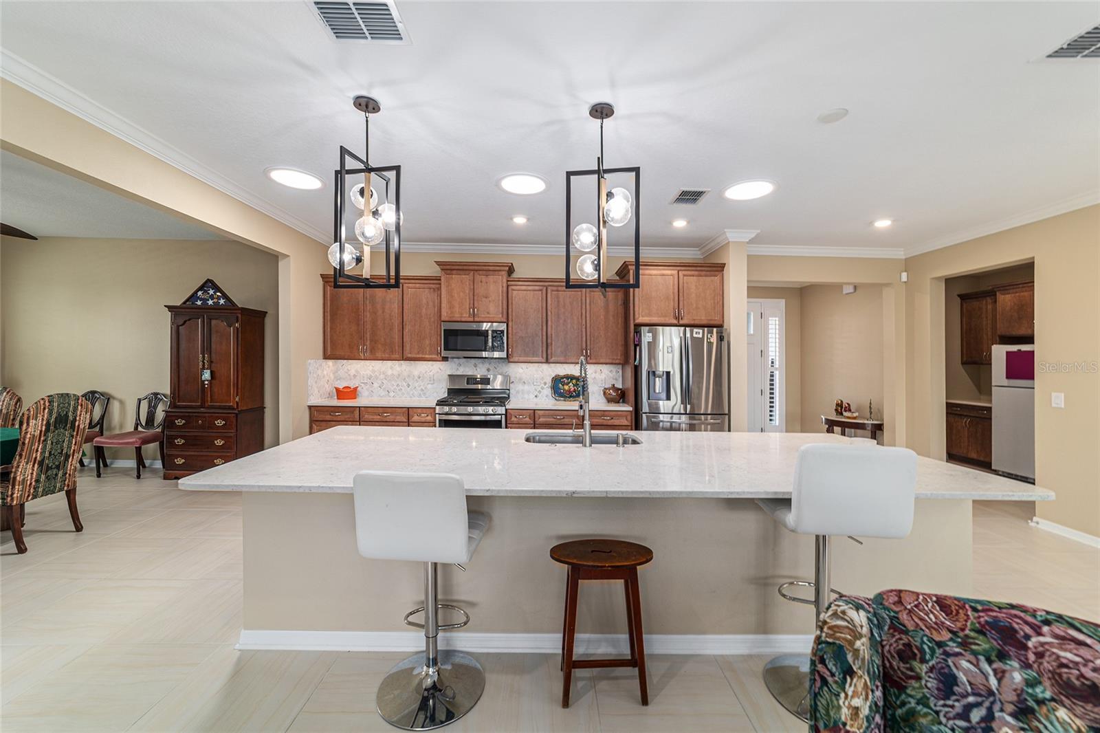 ON TOP OF THE WORLD - Residential