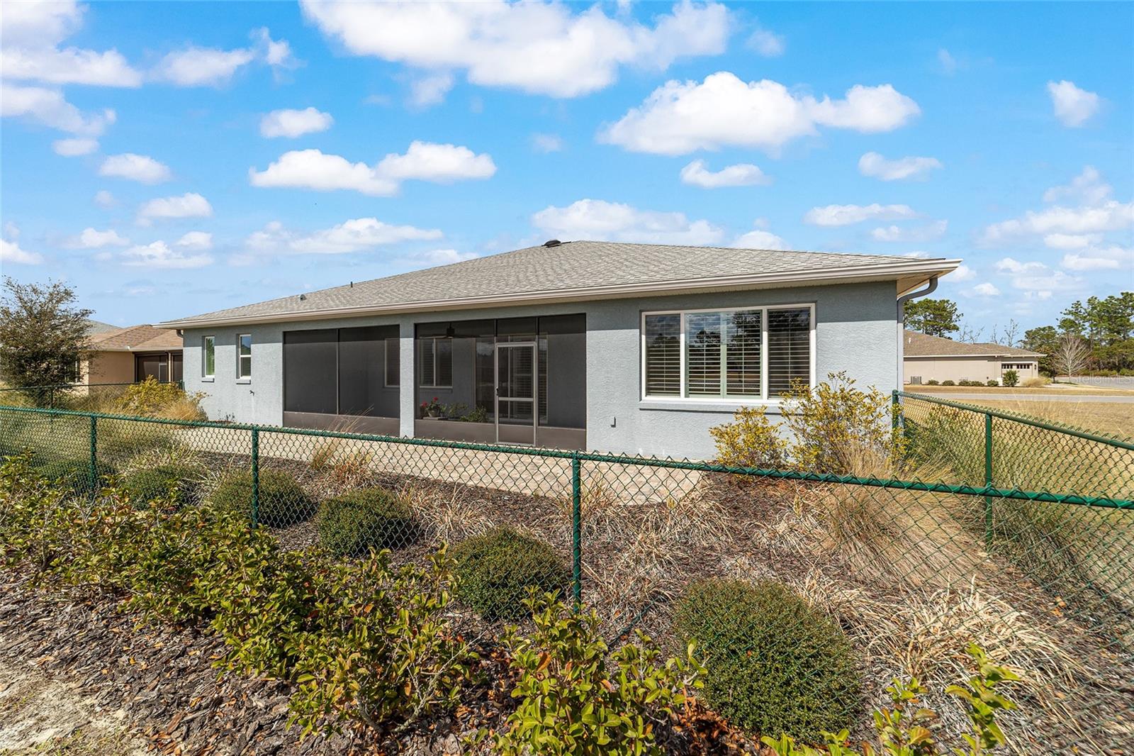 ON TOP OF THE WORLD - Residential