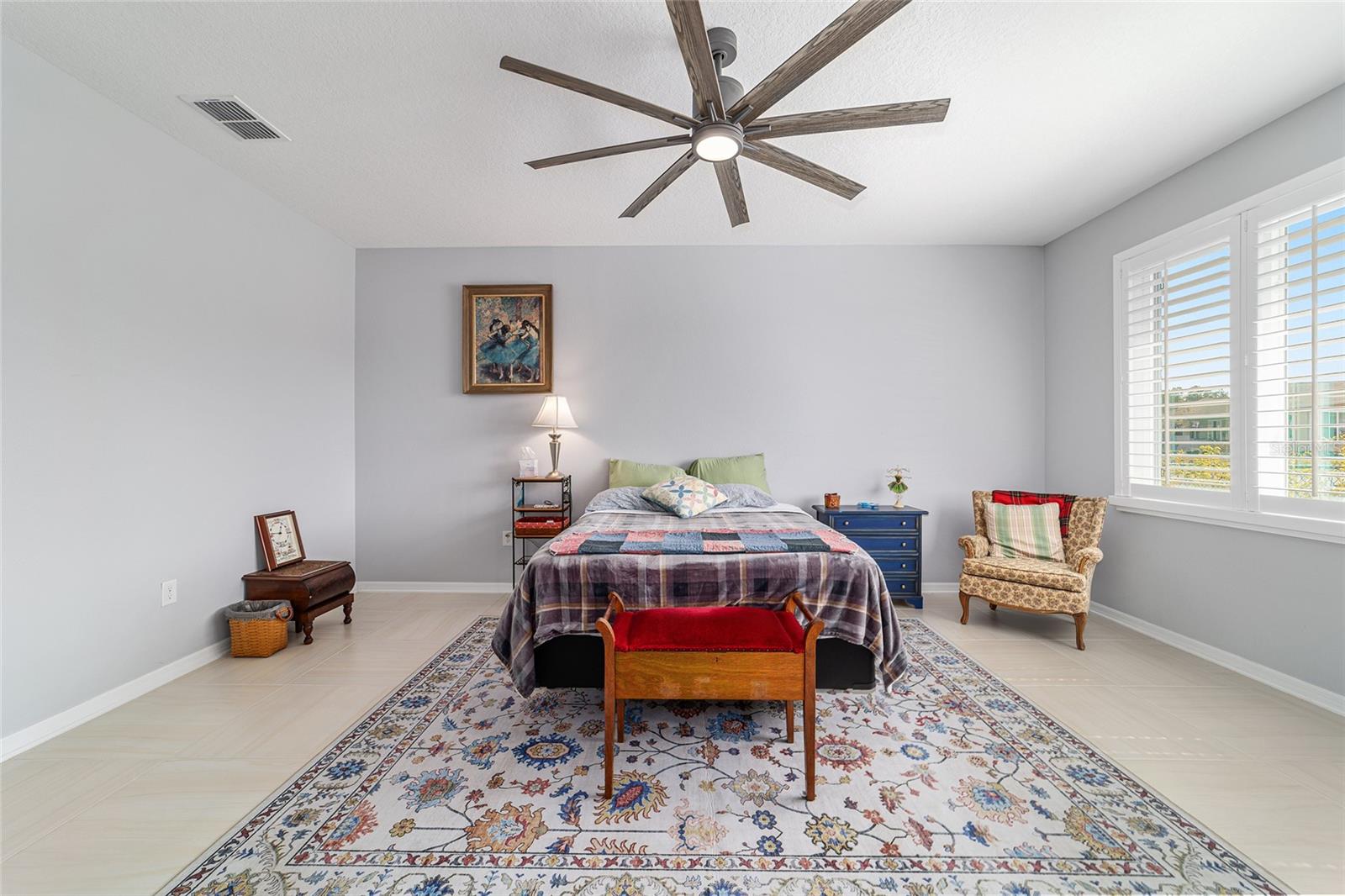 ON TOP OF THE WORLD - Residential