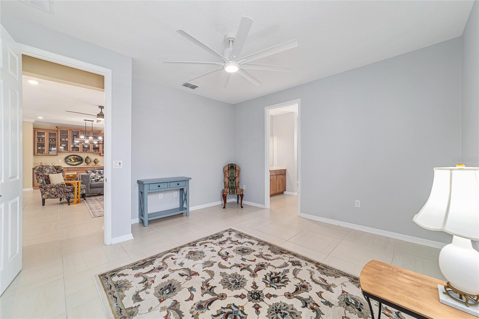 ON TOP OF THE WORLD - Residential