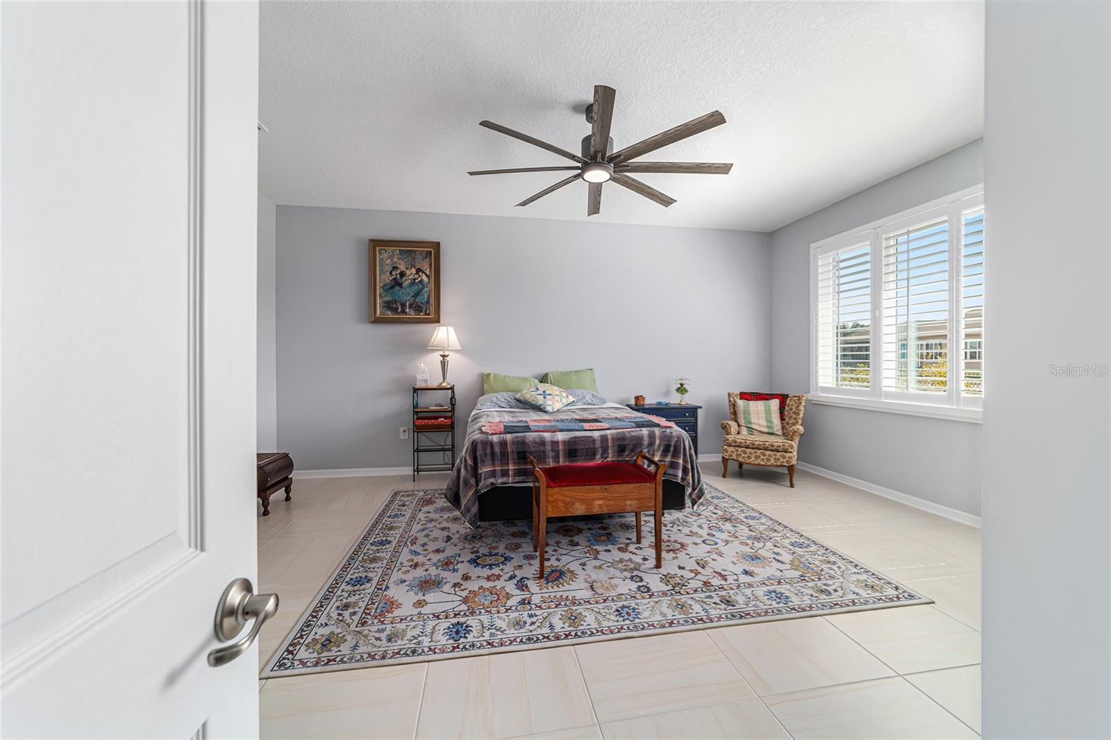 ON TOP OF THE WORLD - Residential