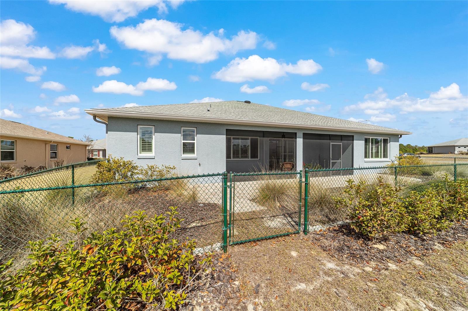 ON TOP OF THE WORLD - Residential