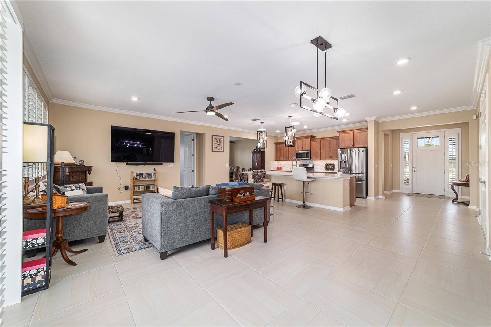 ON TOP OF THE WORLD - Residential