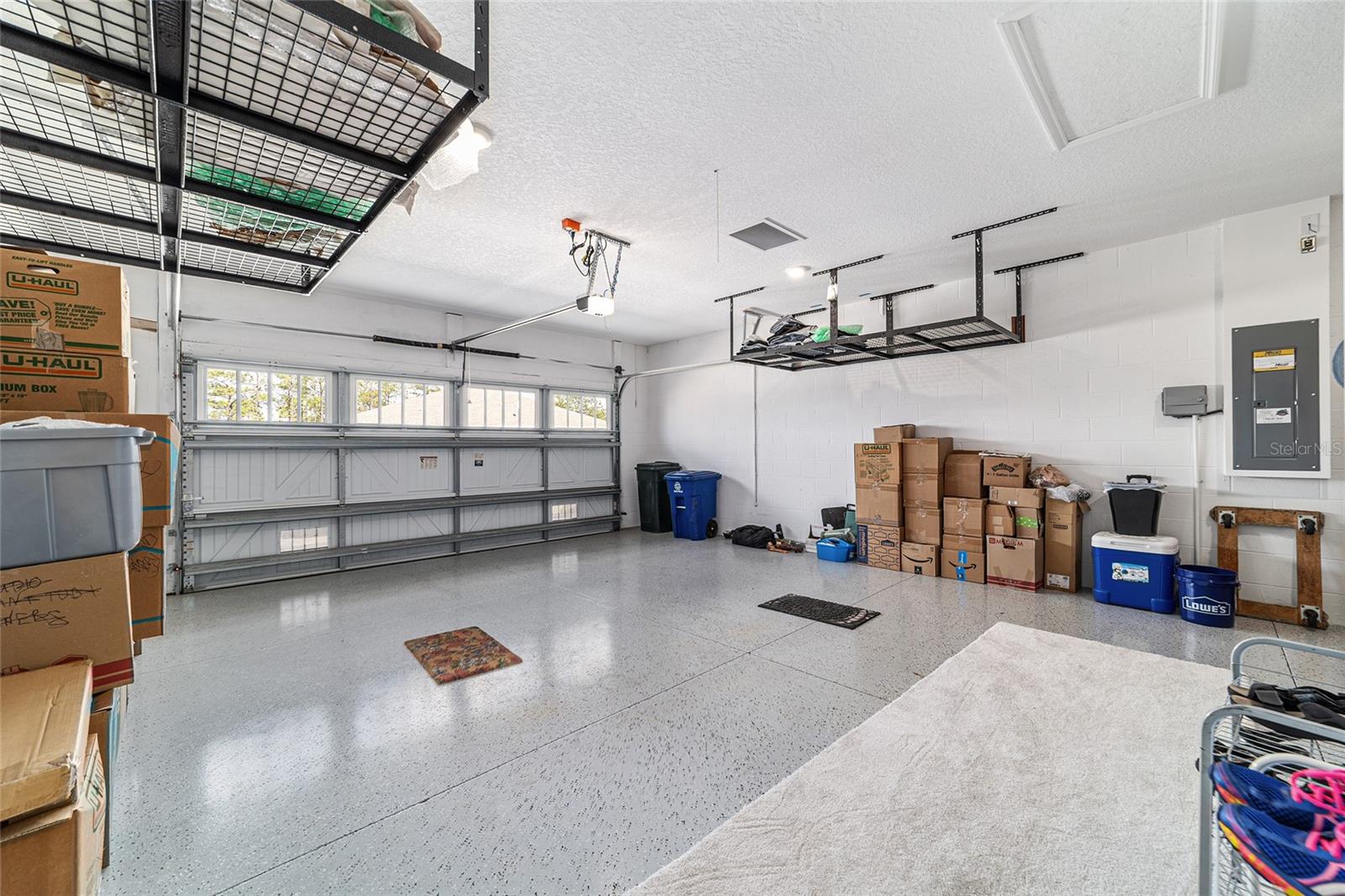 ON TOP OF THE WORLD - Residential