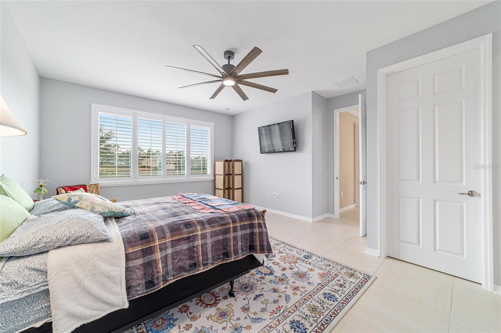 ON TOP OF THE WORLD - Residential