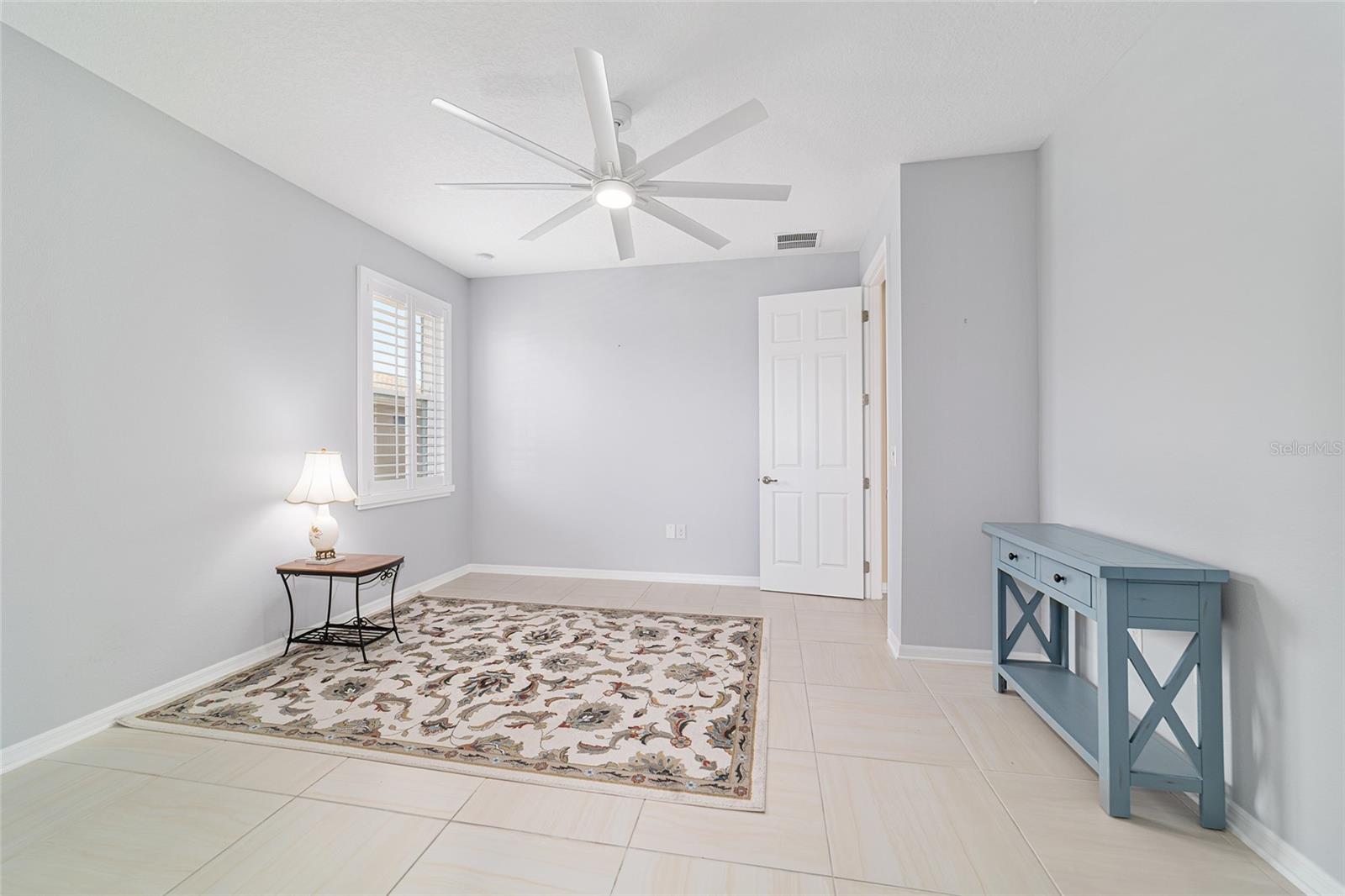 ON TOP OF THE WORLD - Residential