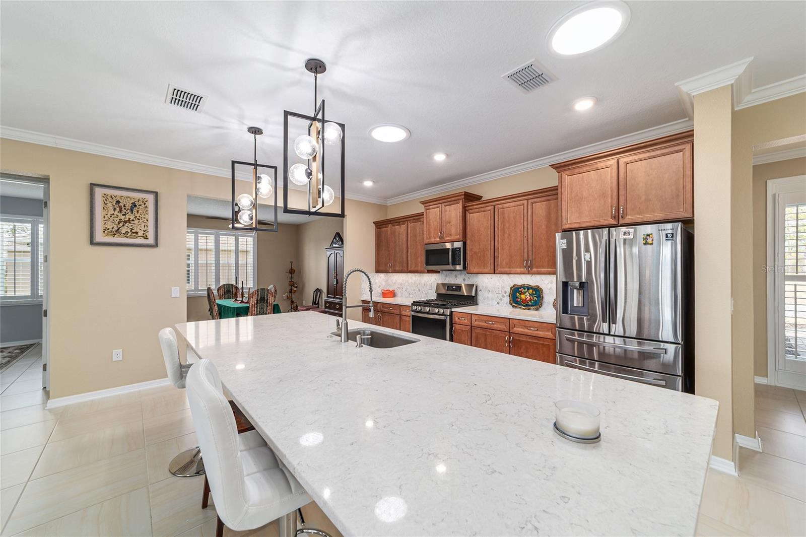 ON TOP OF THE WORLD - Residential