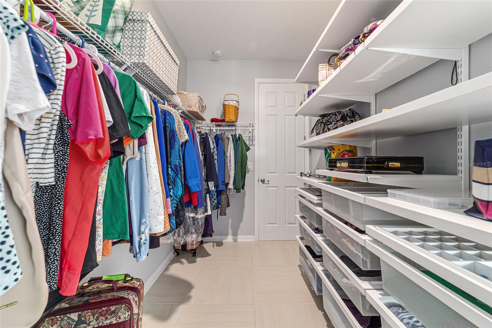 ON TOP OF THE WORLD - Residential