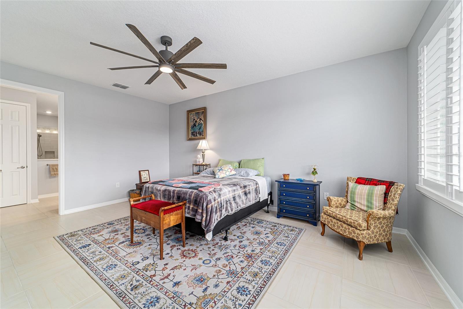 ON TOP OF THE WORLD - Residential