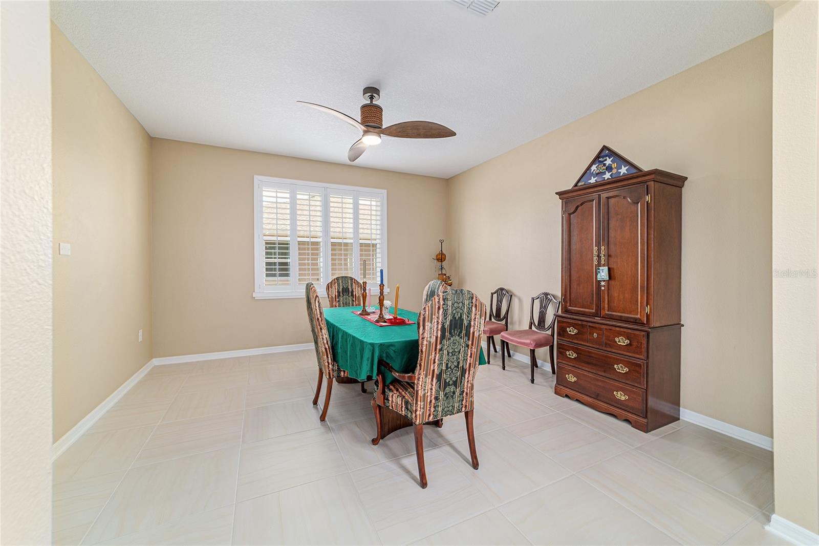 ON TOP OF THE WORLD - Residential