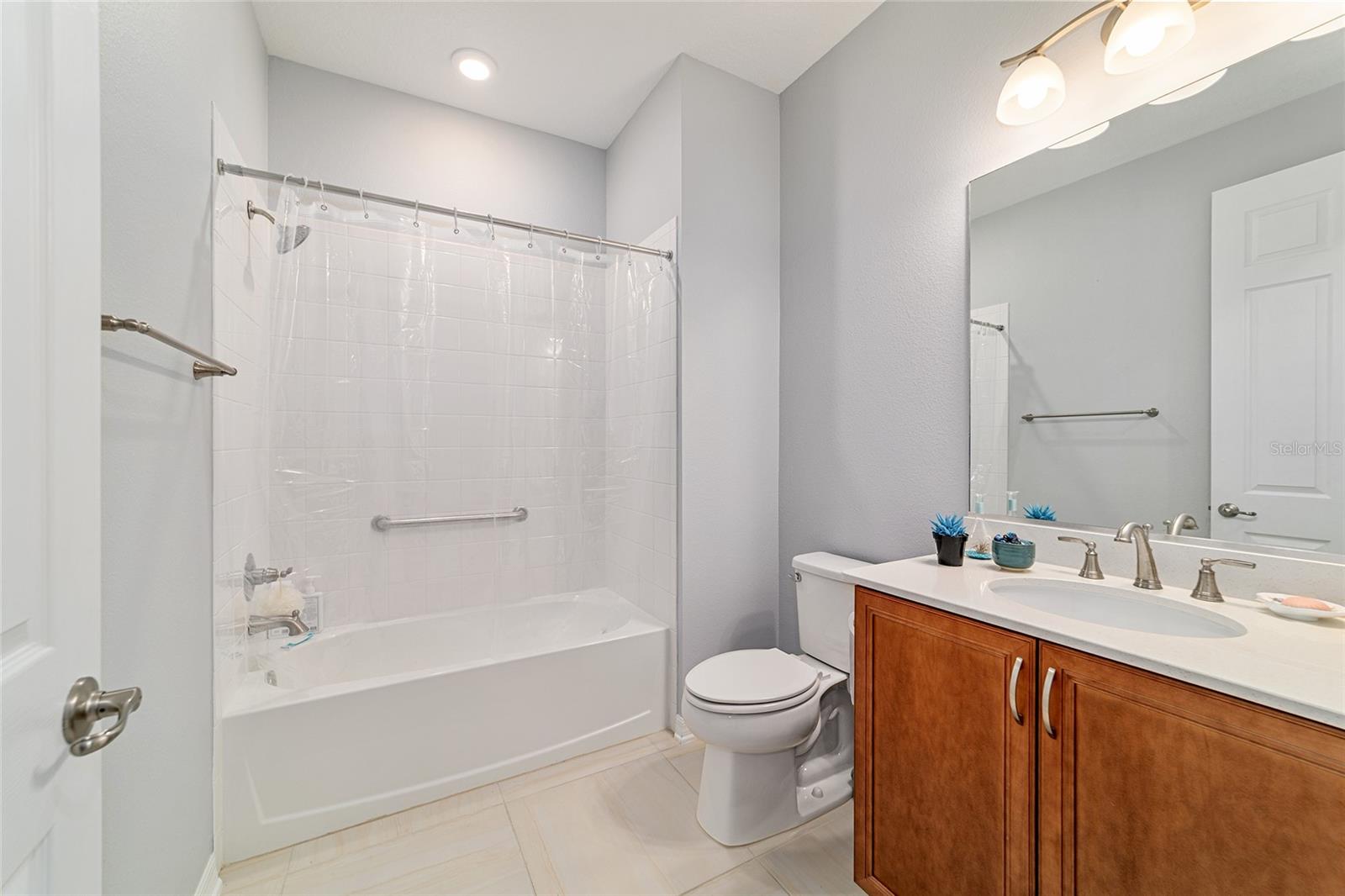 ON TOP OF THE WORLD - Residential