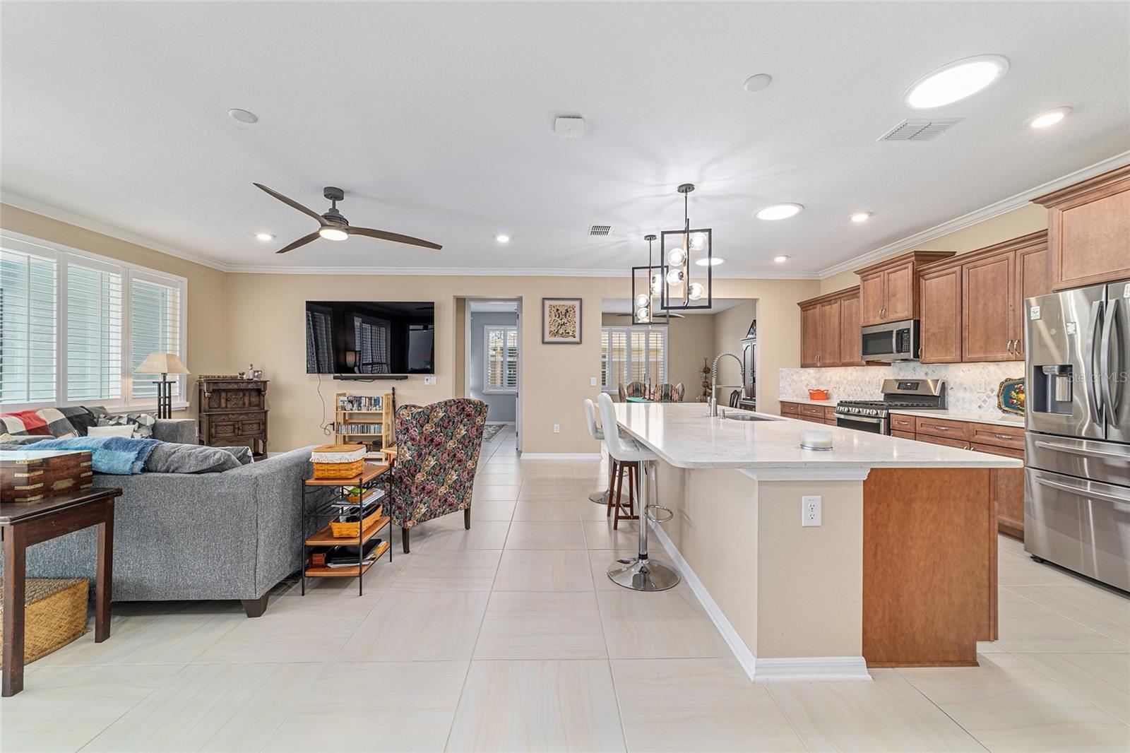 ON TOP OF THE WORLD - Residential