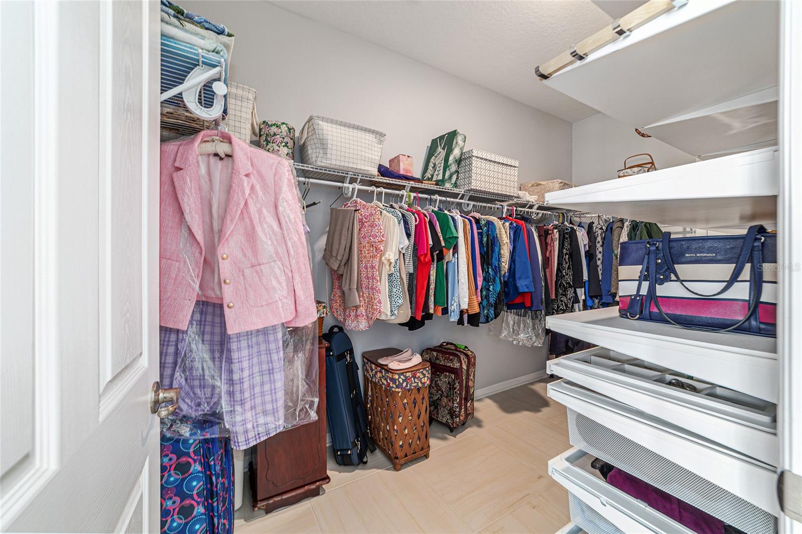 ON TOP OF THE WORLD - Residential