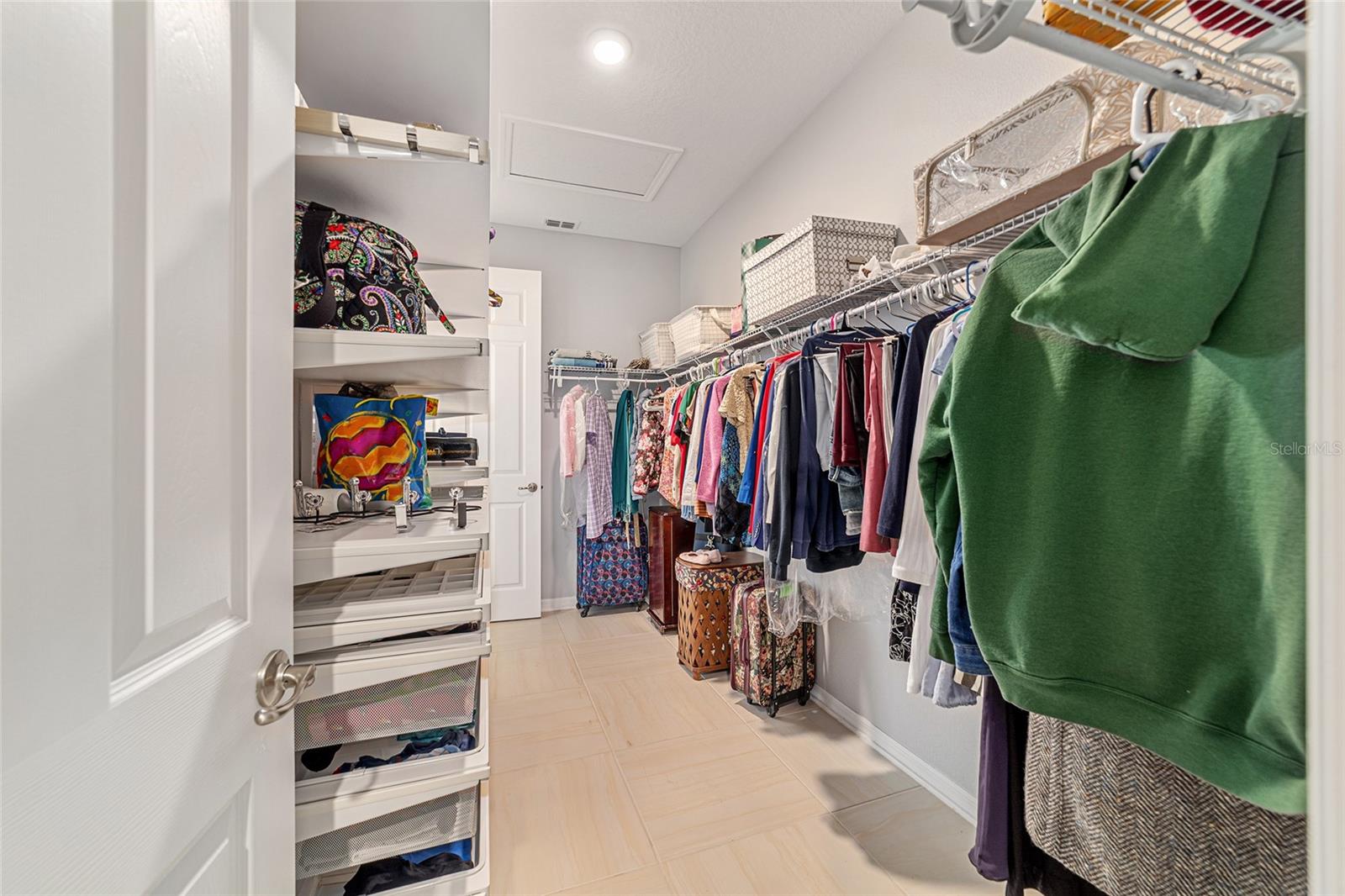 ON TOP OF THE WORLD - Residential