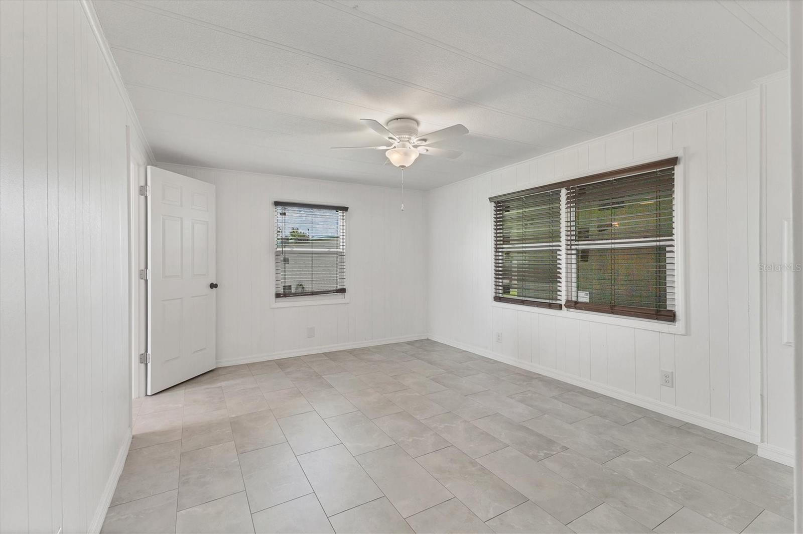 SHADOW BROOK MOBILE HOME - Residential