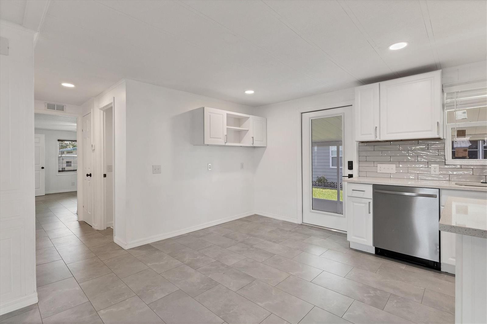 SHADOW BROOK MOBILE HOME - Residential