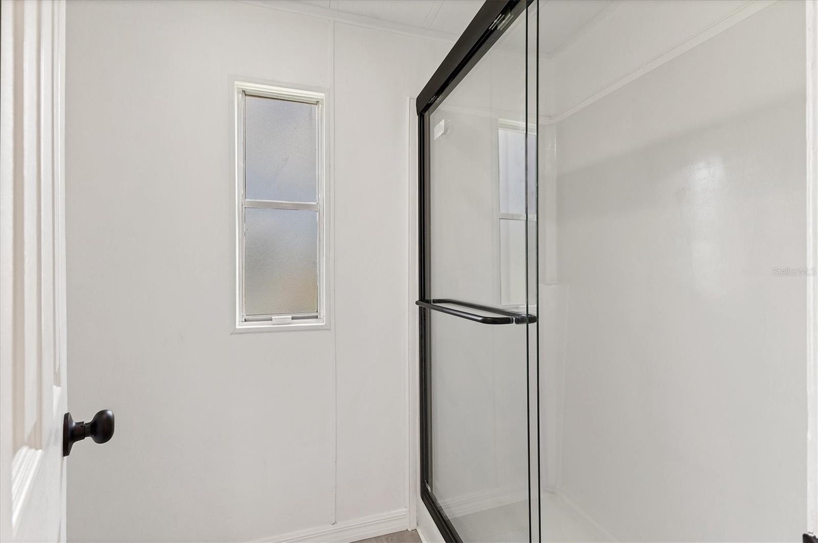 SHADOW BROOK MOBILE HOME - Residential