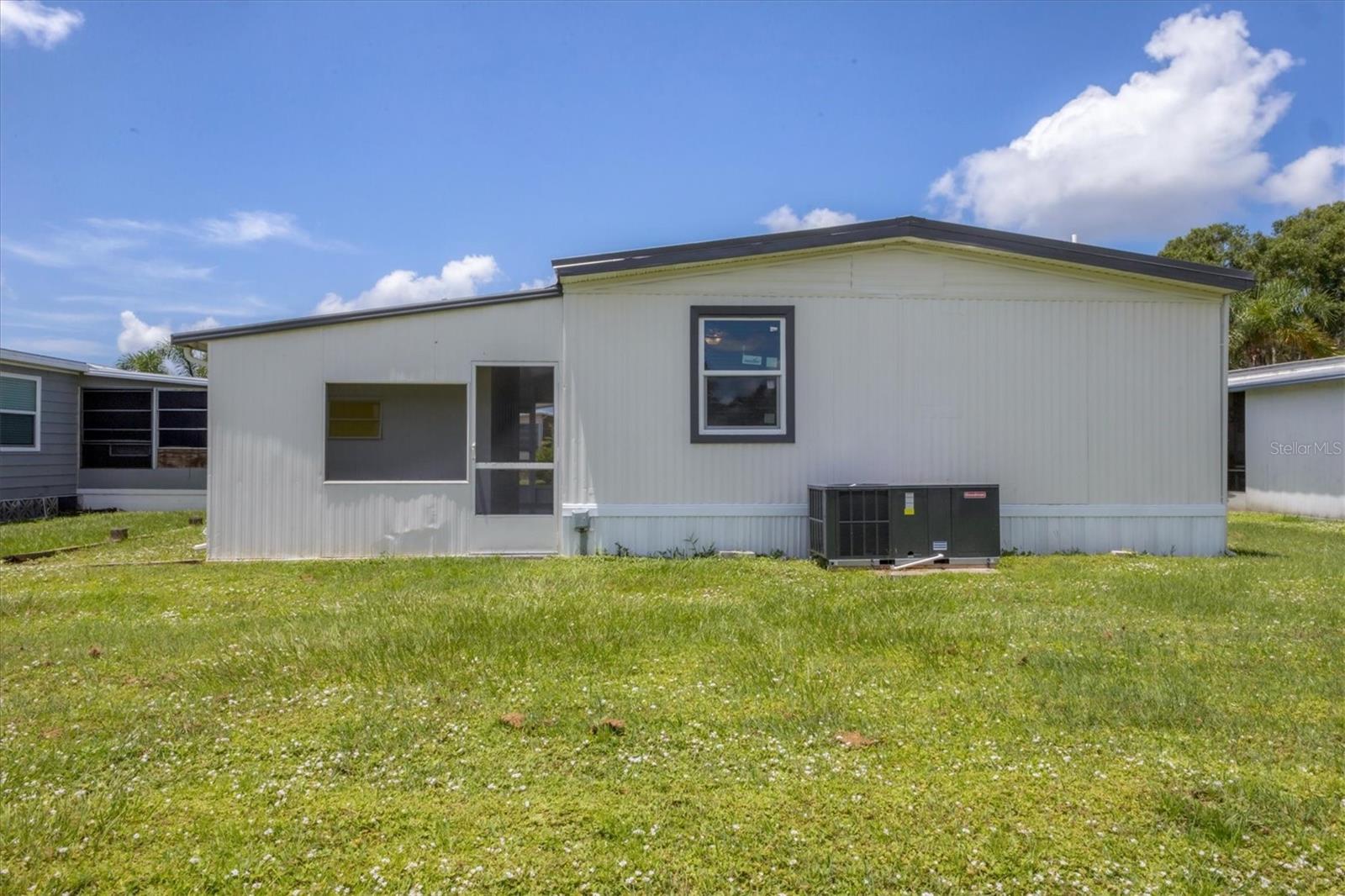 SHADOW BROOK MOBILE HOME - Residential