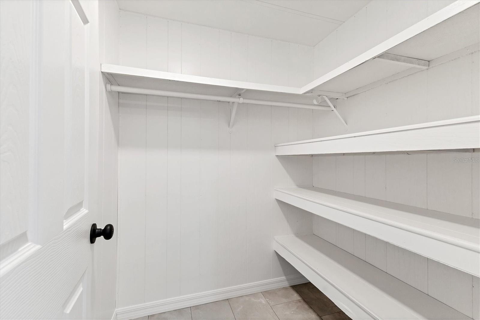 SHADOW BROOK MOBILE HOME - Residential