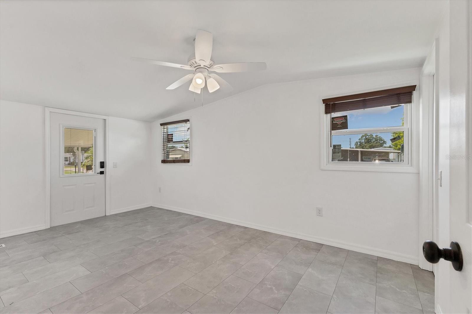 SHADOW BROOK MOBILE HOME - Residential