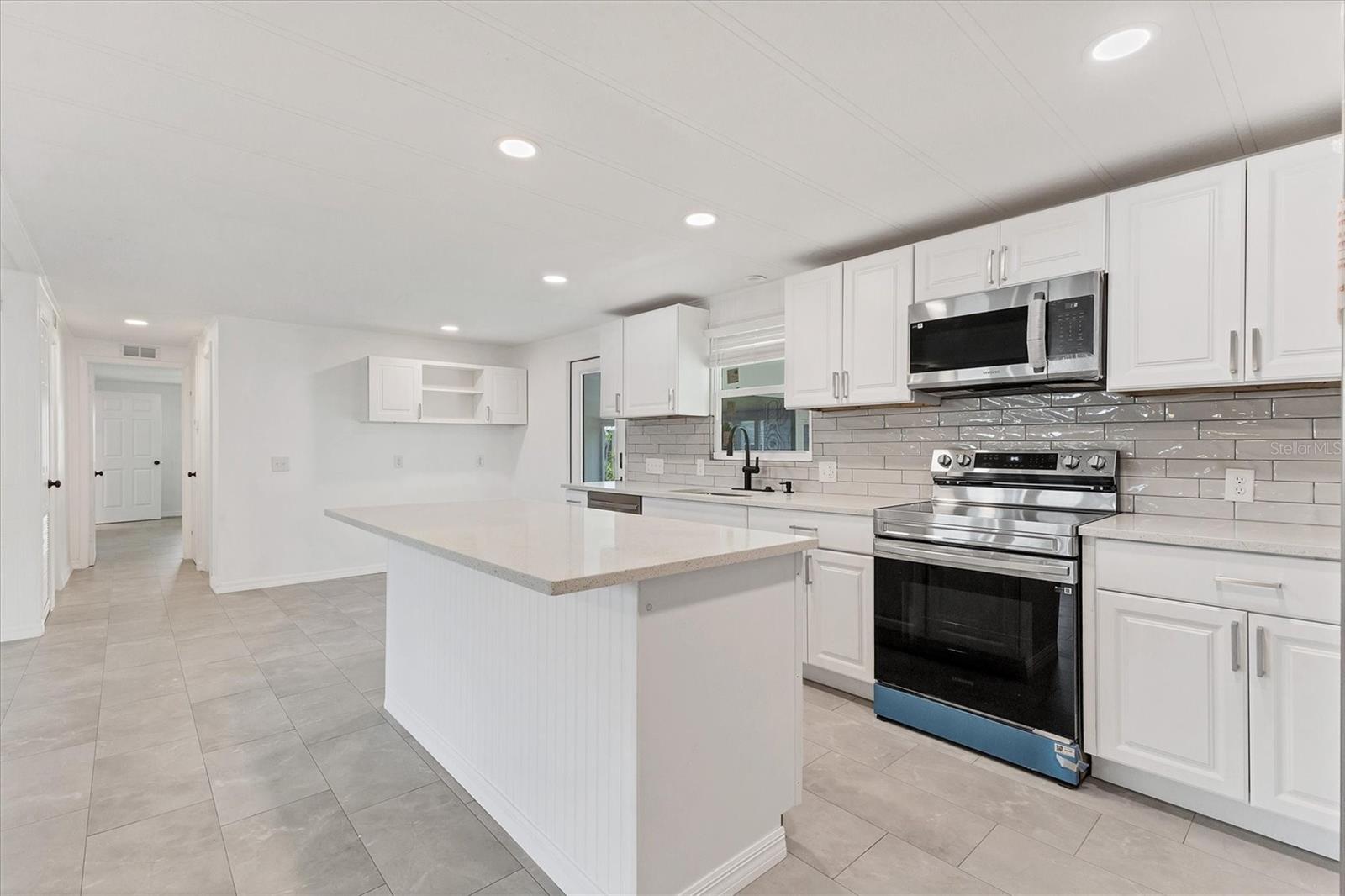 SHADOW BROOK MOBILE HOME - Residential