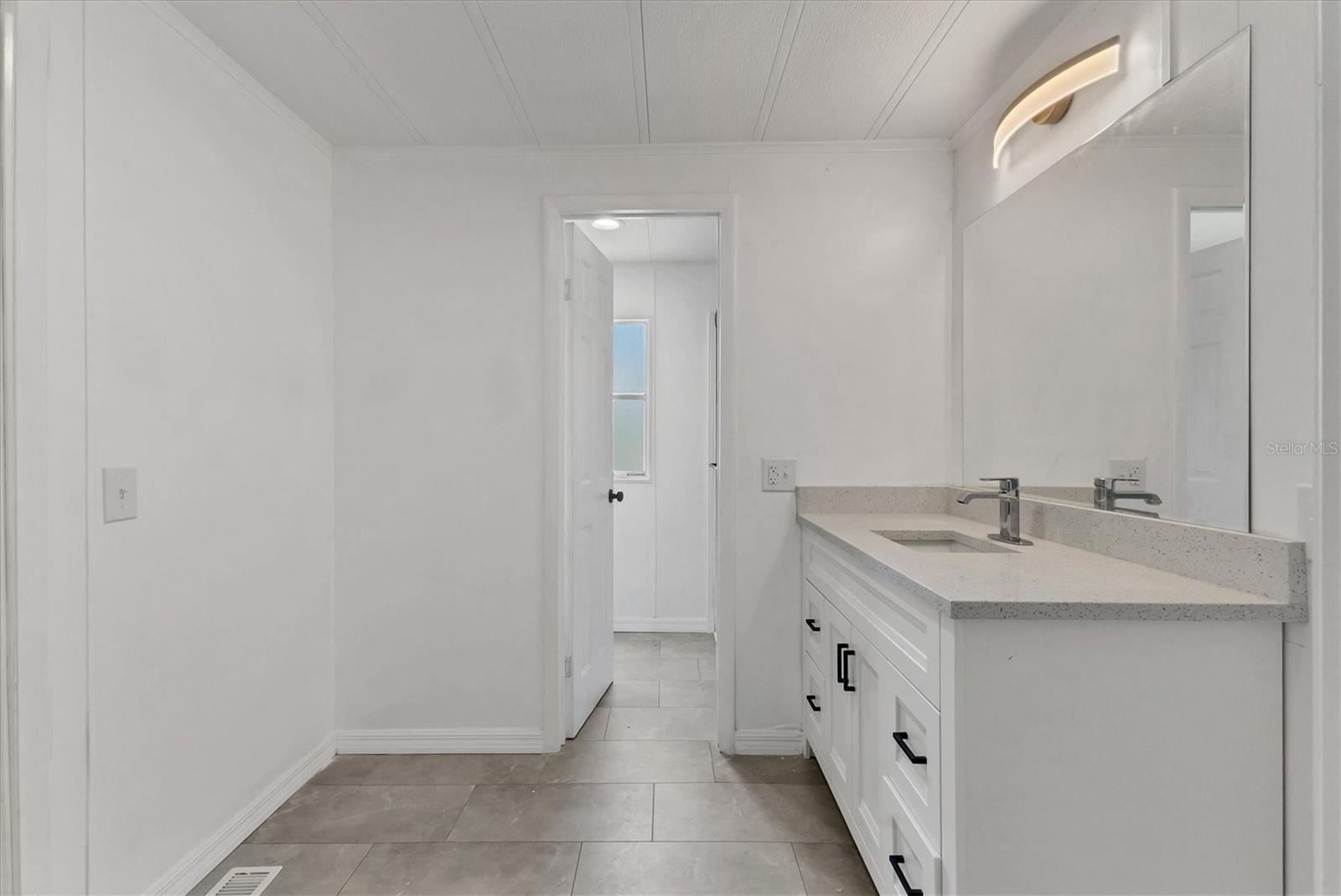 SHADOW BROOK MOBILE HOME - Residential