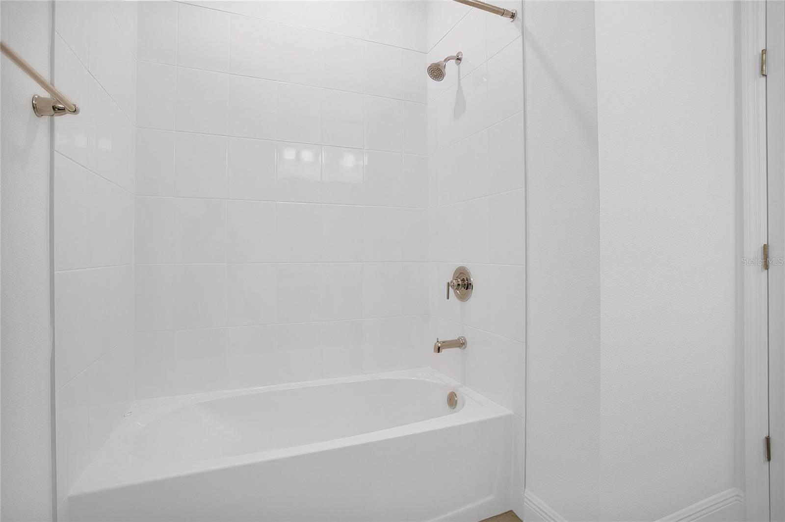 ENCLAVE AT HAWKS CREST - Residential Lease