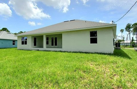 A home in PORT CHARLOTTE