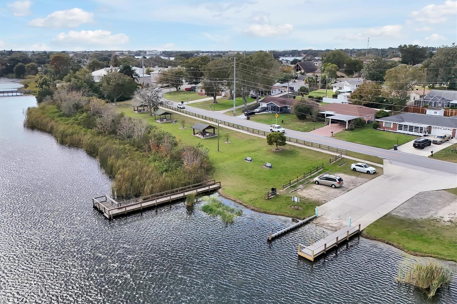 LAKE DEXTER MOORINGS - Residential