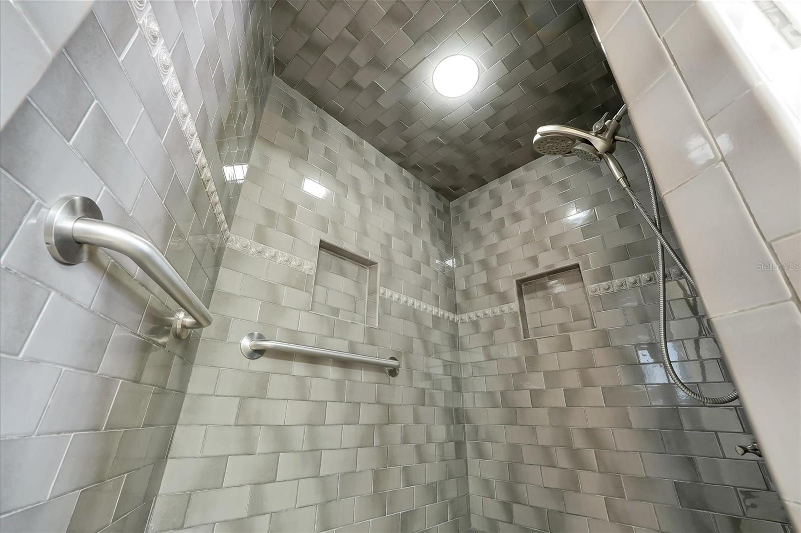 LAKE DEXTER MOORINGS - Residential