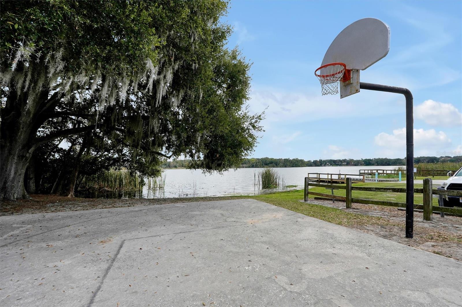 LAKE DEXTER MOORINGS - Residential