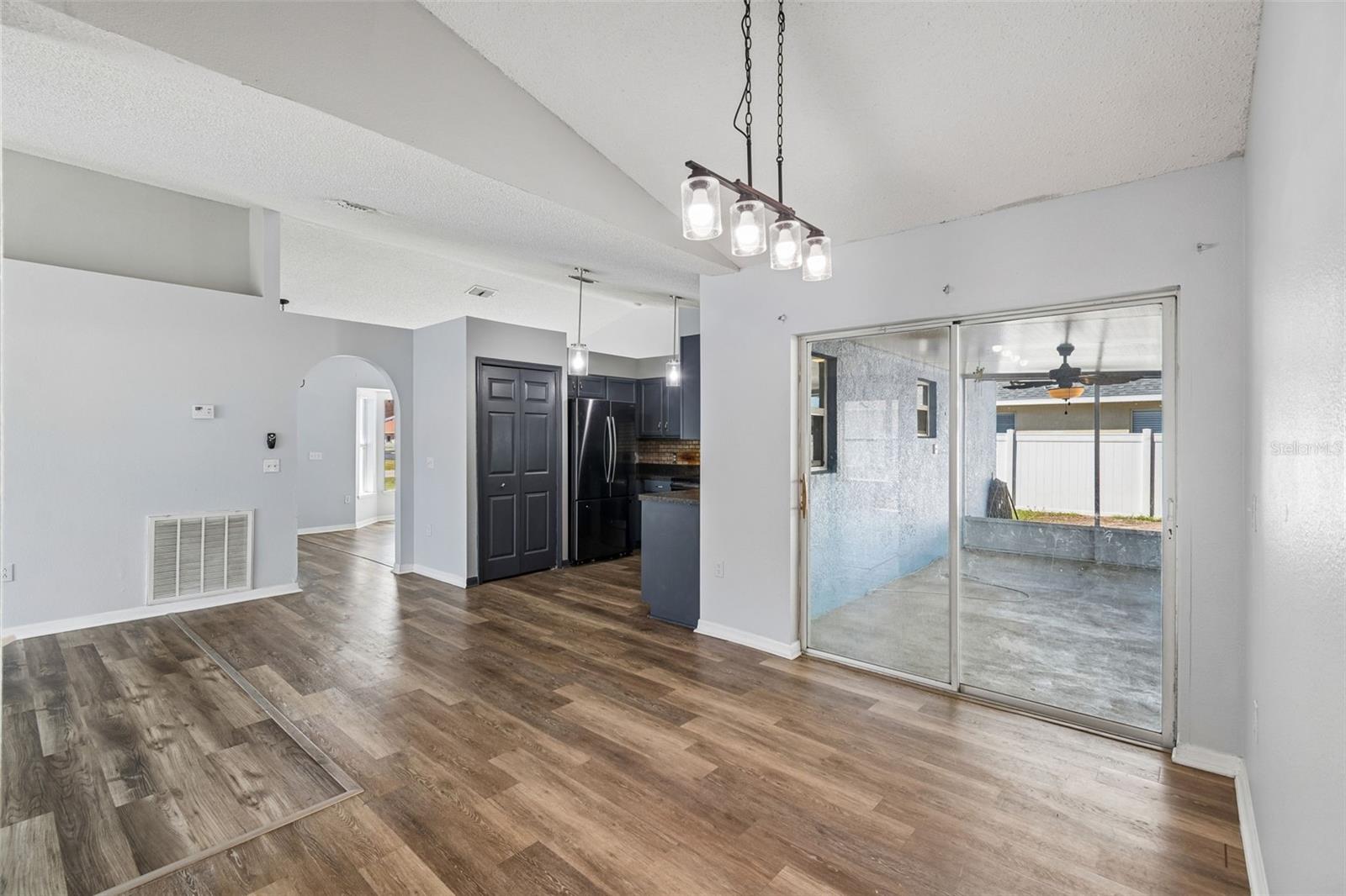 SPRING HILL - Residential