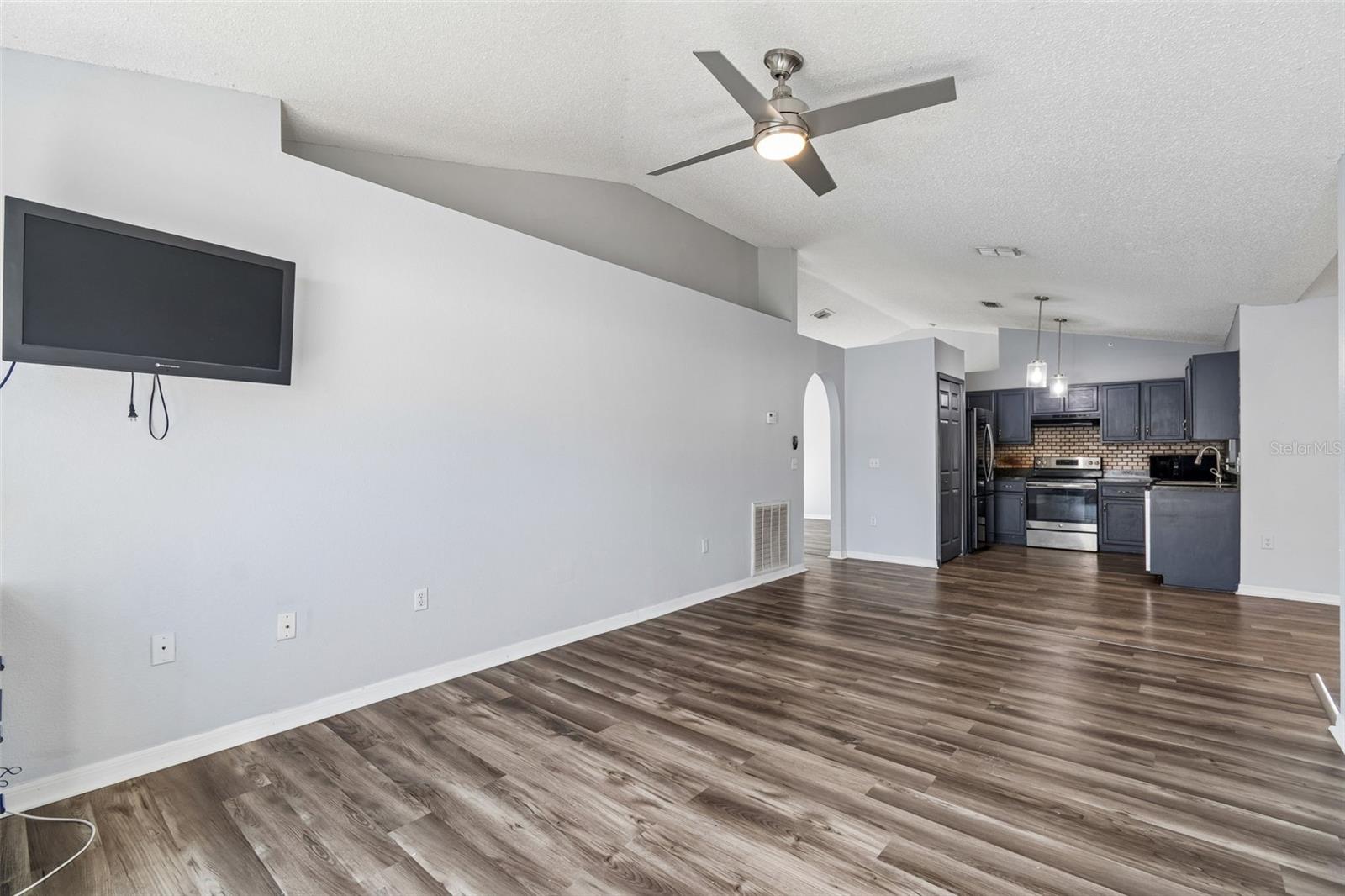 SPRING HILL - Residential