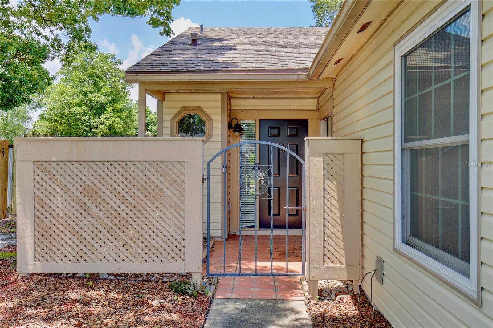 904 NORFOLK COURT
